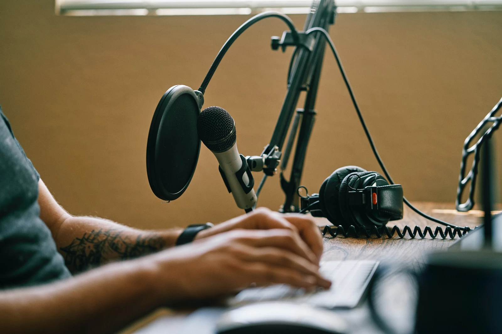 como crear un podcast para tu empresa